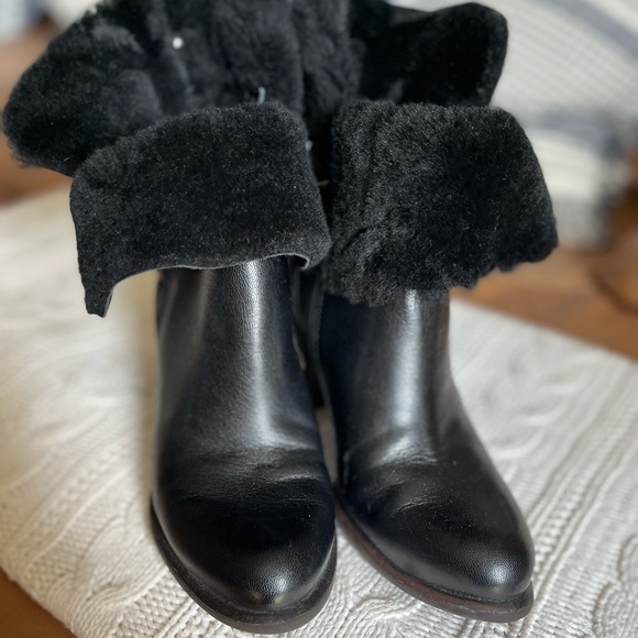 UGG Jayne Black Leather Fur Cuff Buckle Ankle Booties, 6.5 - Picture 4 of 7